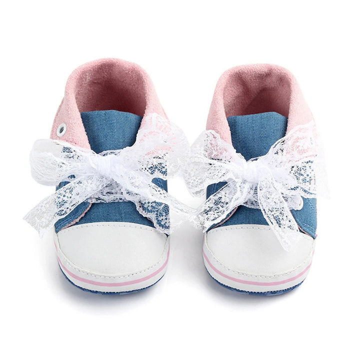 Scarpe da neonata scarpe morbide ricamate floreali in pizzo bianco Prewalker scarpe da bambino per bambini da passeggio primo camminatore spedizione gratuita