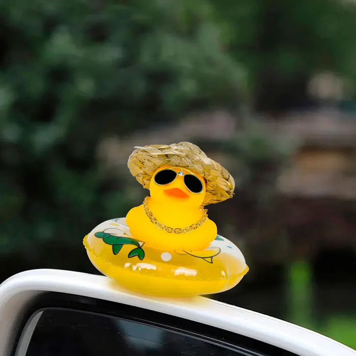 Car Duck Car Rubber Dashboard Decorations Ornament anatra gialla con Mini Swim Ring Sun Cowboy Hat collana per Auto Office