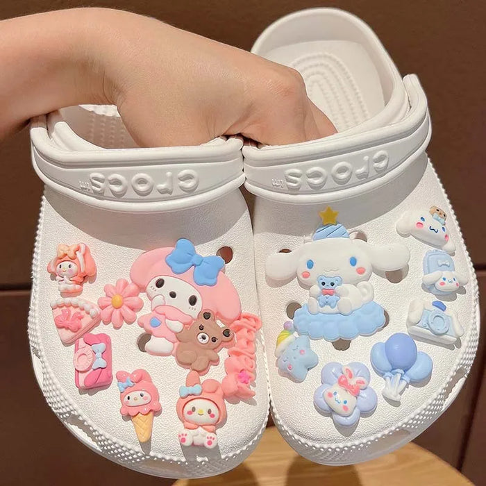 6-8Pcs Hello Kitty Kuromi Cinnamoroll Set di ciondoli per scarpe LED Sanrio decorazioni per scarpe fai da te accessori per diapositive sandali zoccoli regalo