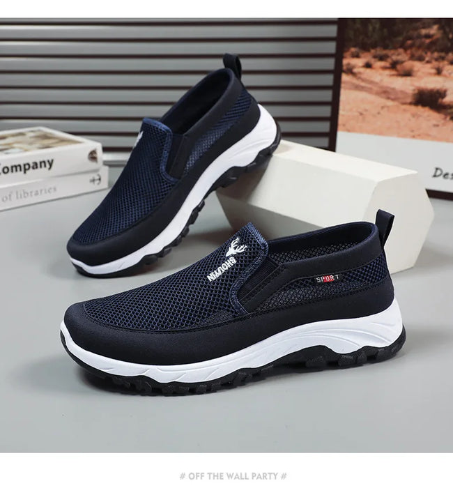 Scarpe in rete per uomo traspirante estate leggera escursionismo scarpe Casual comode mocassini maschili da guida Slip-On neri