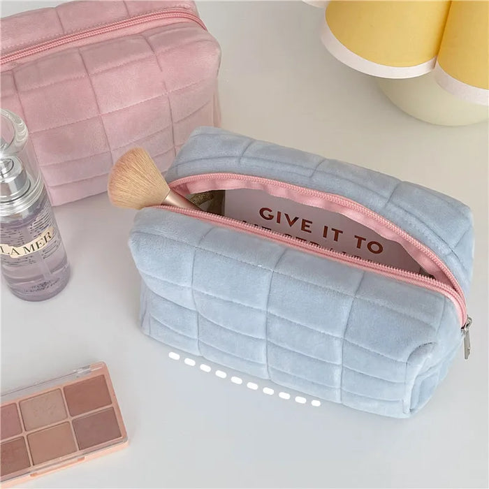 Borsa cosmetica grande in tinta unita con cerniera borsa per il trucco in pelliccia carina per le donne borsa da toilette per il trucco da viaggio custodia per penna in peluche