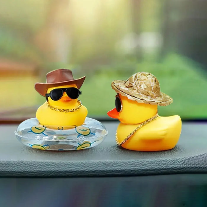 Car Duck Car Rubber Dashboard Decorations Ornament anatra gialla con Mini Swim Ring Sun Cowboy Hat collana per Auto Office