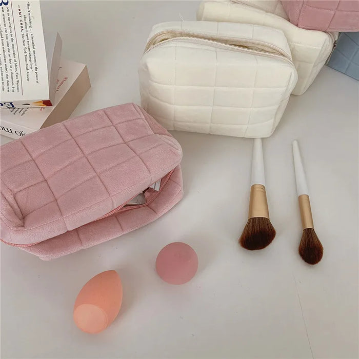 Borsa cosmetica grande in tinta unita con cerniera borsa per il trucco in pelliccia carina per le donne borsa da toilette per il trucco da viaggio custodia per penna in peluche