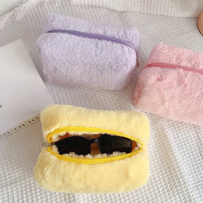 Borsa cosmetica grande in tinta unita con cerniera borsa per il trucco in pelliccia carina per le donne borsa da toilette per il trucco da viaggio custodia per penna in peluche